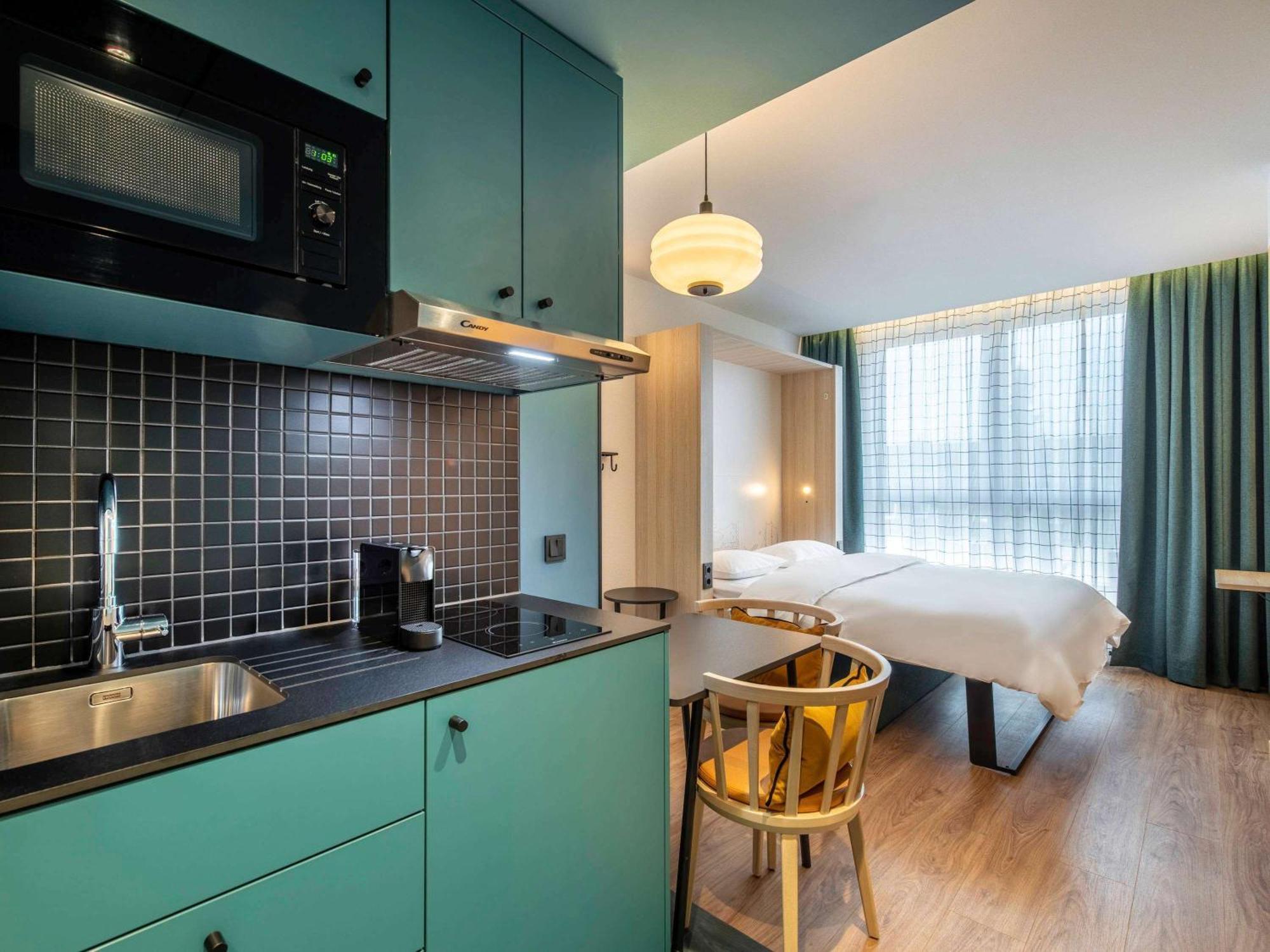Aparthotel Adagio Access Porte De Camargue Saint-Martin-de-Crau Exterior photo